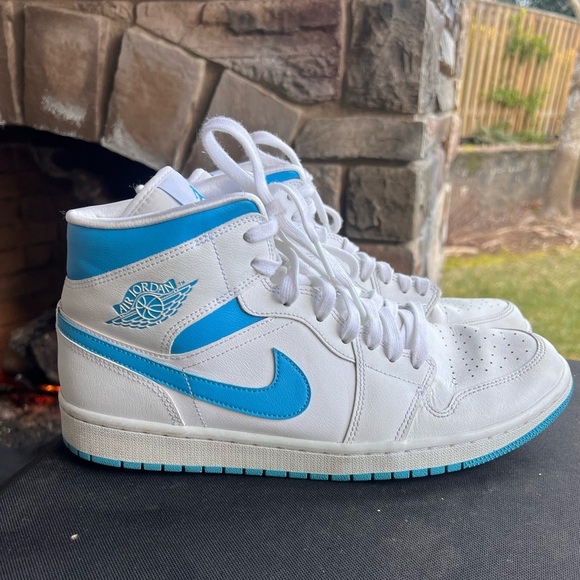 2016 Air Jordan 1 Retro Mid 'Ice Blue - Picture 1 of 5